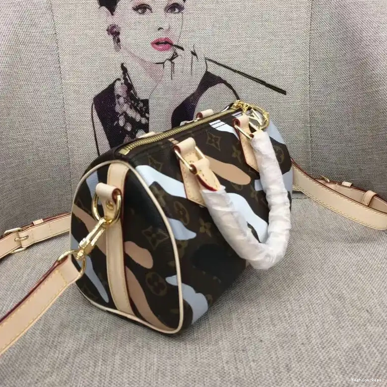 Fashion Reps LV Bags 206B570110 0521
